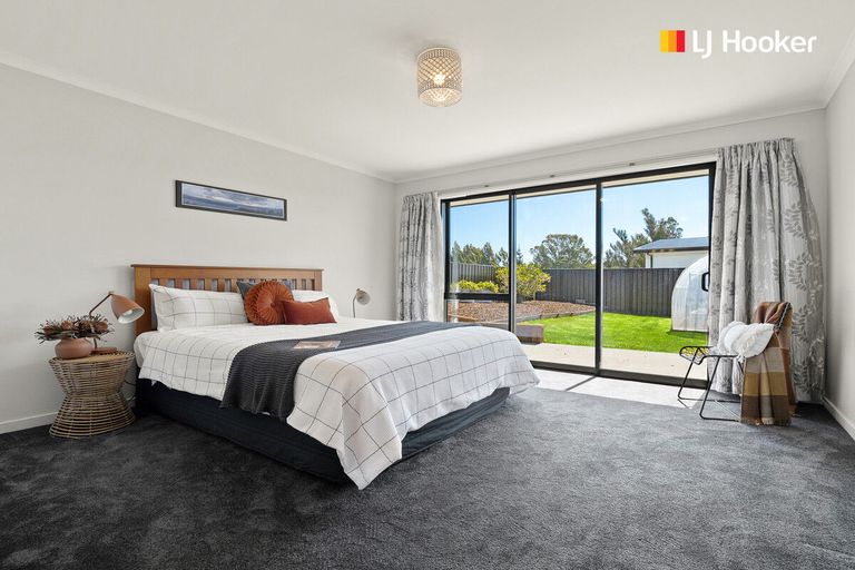 Photo of property in 5 Tate Crescent, Green Island, Dunedin, 9018