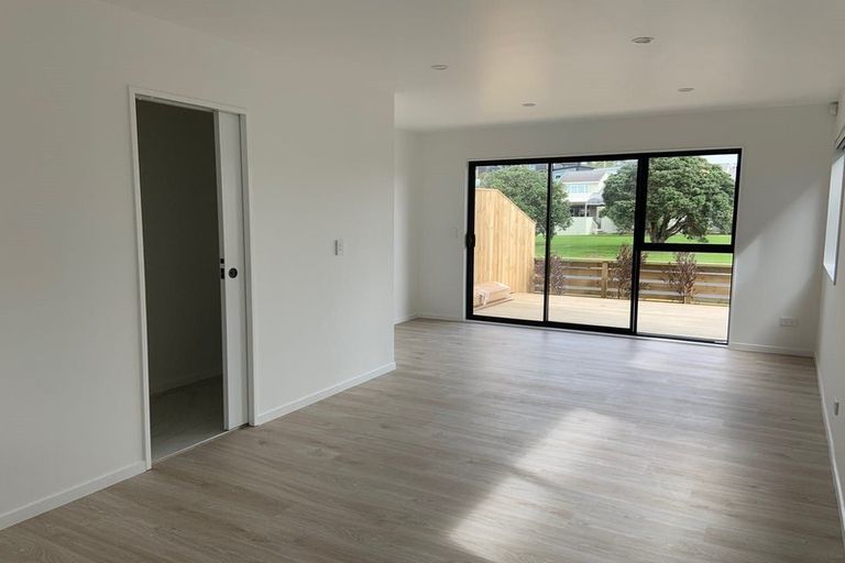 Photo of property in 94b Bay Street, Red Beach, 0932