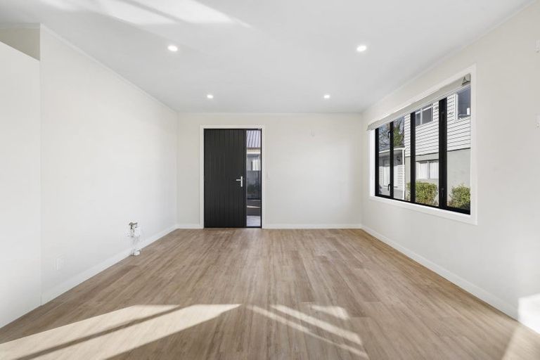 Photo of property in 42b Palmer Crescent, Silverstream, Upper Hutt, 5019