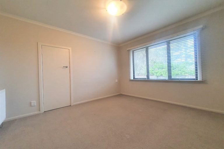 Photo of property in 57a Forrest Hill Road, Milford, Auckland, 0620