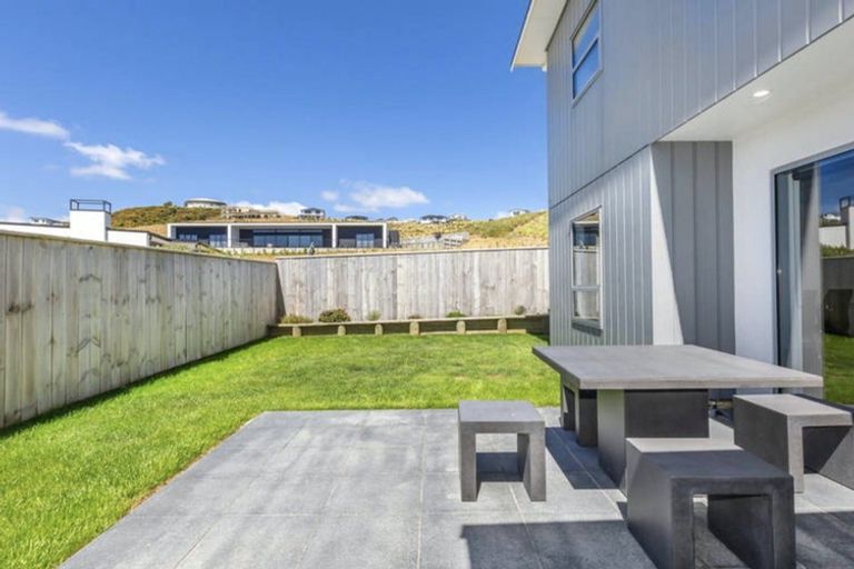 Photo of property in 27 Waitaria Terrace, Aotea, Porirua, 5024