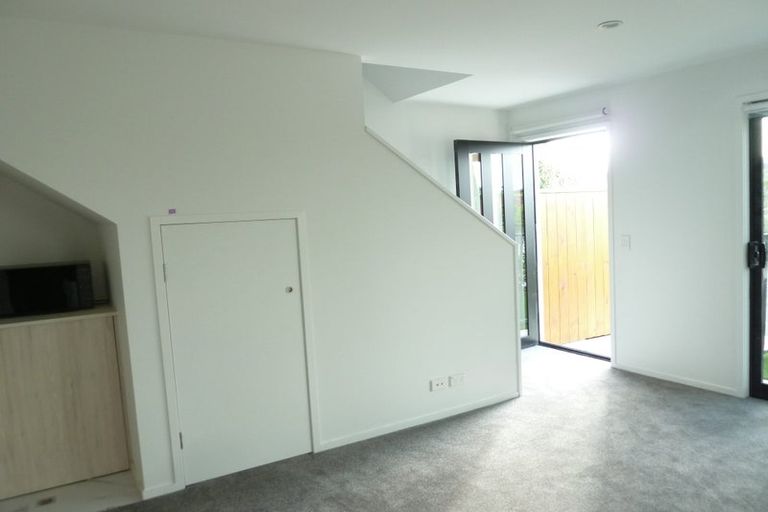 Photo of property in 2/41 Kervil Avenue, Te Atatu Peninsula, Auckland, 0610