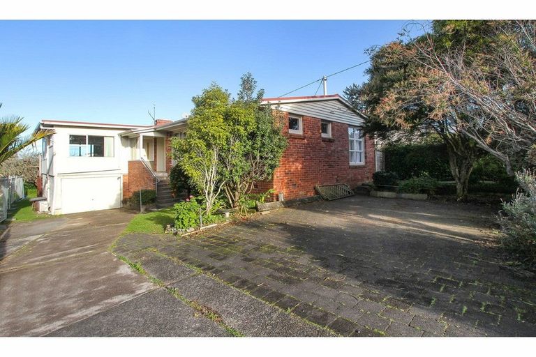 Photo of property in 1 Coronation Road, Hillcrest, Auckland, 0627