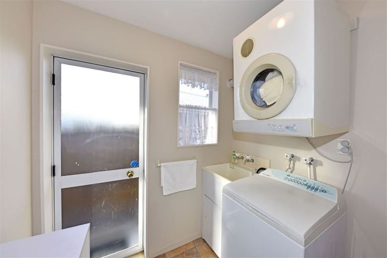 Photo of property in 22 Creese Place, Redwood, Christchurch, 8051