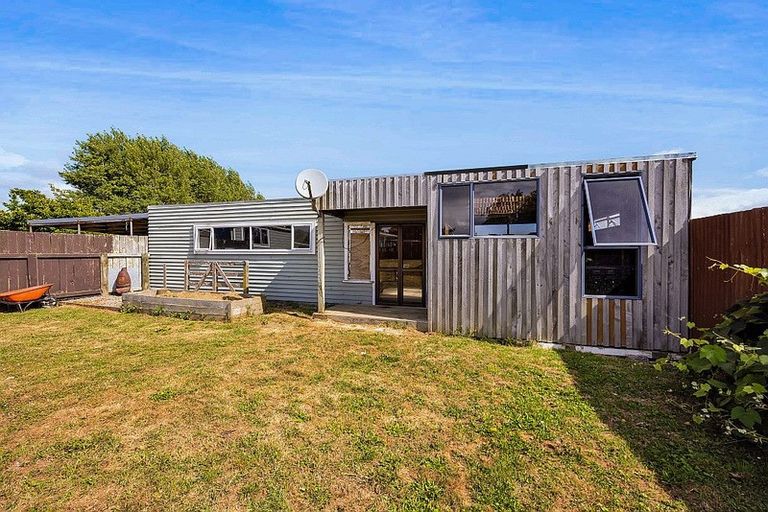 Photo of property in 57 Castle Street, Eltham, 4322