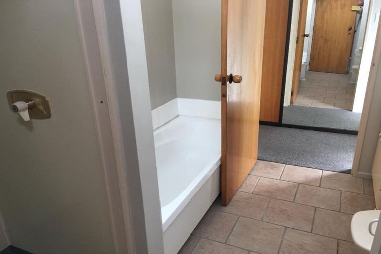 Photo of property in 33j Peverel Street, Riccarton, Christchurch, 8011