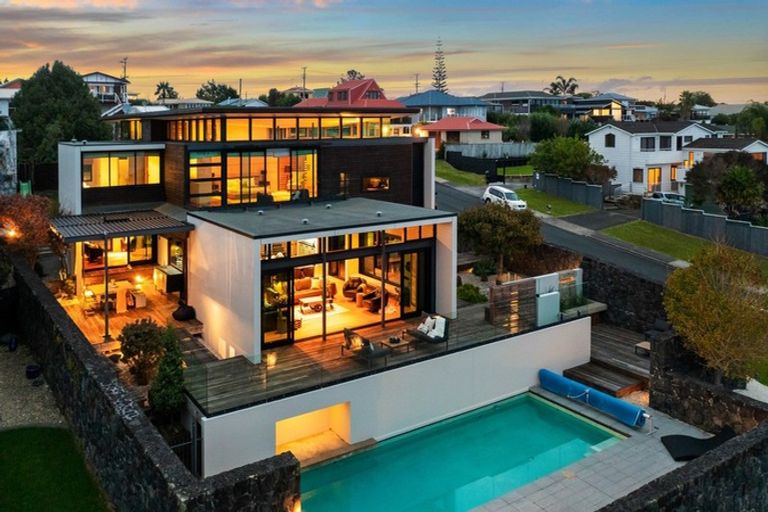 Photo of property in 51 Pacific Parade, Army Bay, Whangaparaoa, 0930