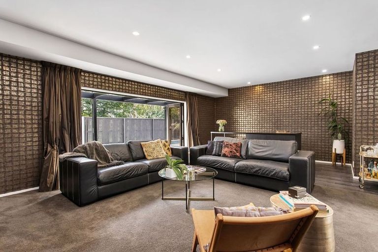 Photo of property in 2 Rembrandt Place, Burnside, Christchurch, 8053