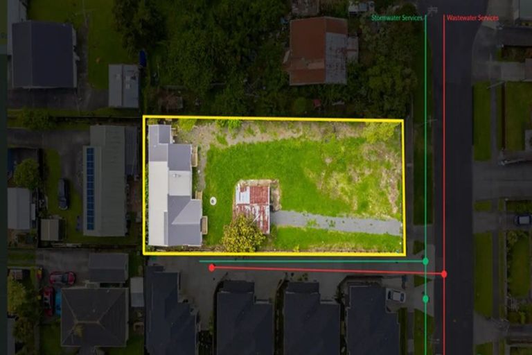 Photo of property in 5 Waiari Road, Conifer Grove, Takanini, 2112