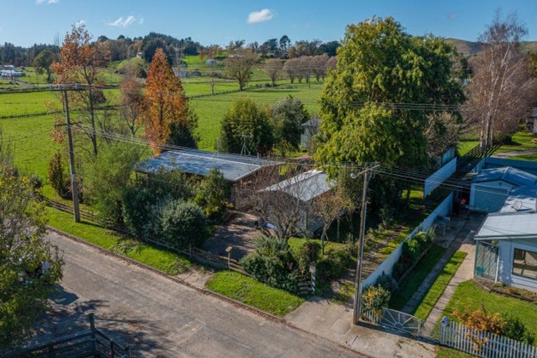 Photo of property in 36 Guy Street, Waipawa, 4210