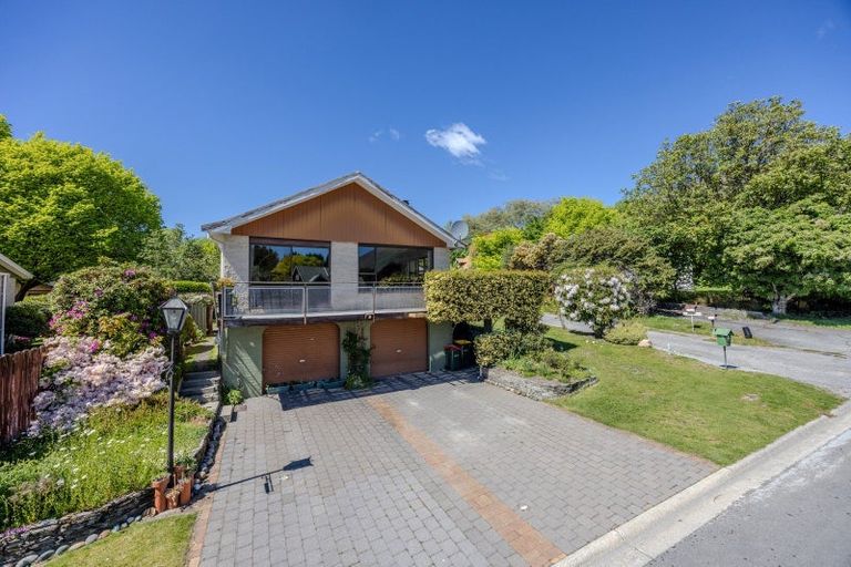 Photo of property in 3 Heuchan Lane, Wanaka, 9305