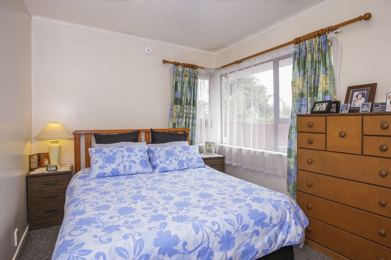 Photo of property in 65 Hepburn Road, Glendene, Auckland, 0602