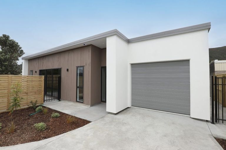 Photo of property in 124b Waiwhetu Road, Waterloo, Lower Hutt, 5011