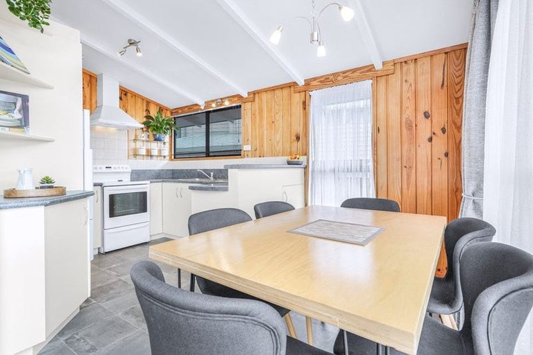 Photo of property in 14 Vincent Place, Dinsdale, Hamilton, 3204