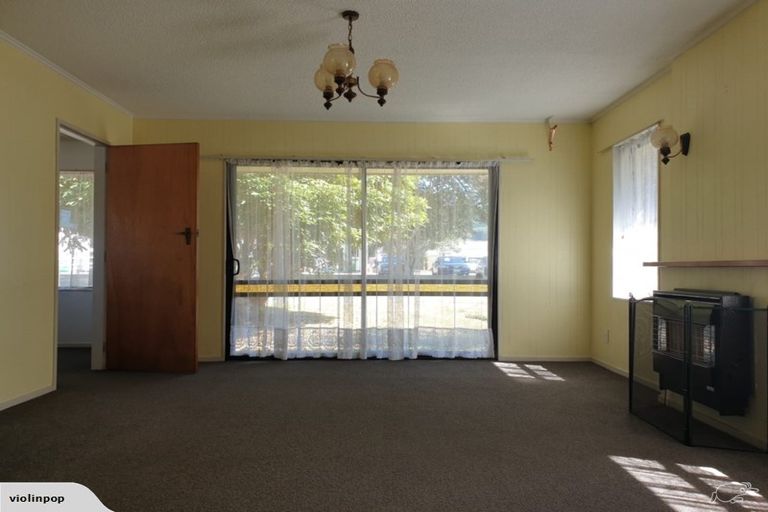 Photo of property in 3 Tawa Street, Tawa, Wellington, 5028