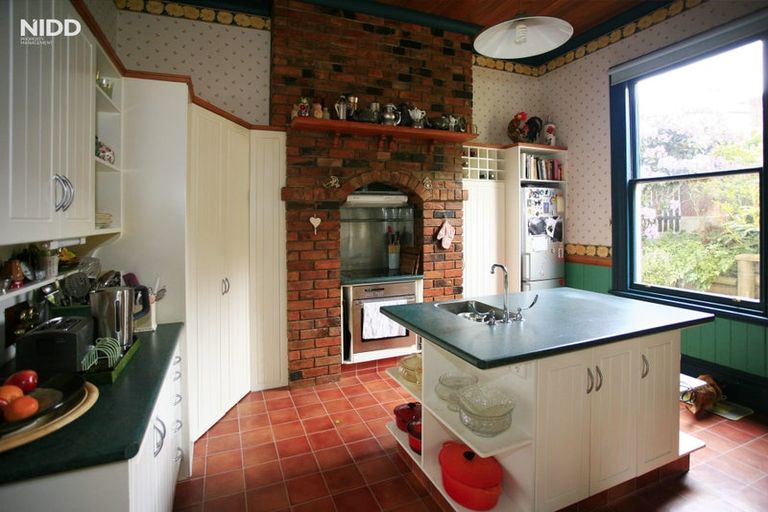 Photo of property in Hawthorn House, 16 Hawthorn Avenue, Mornington, Dunedin, 9011