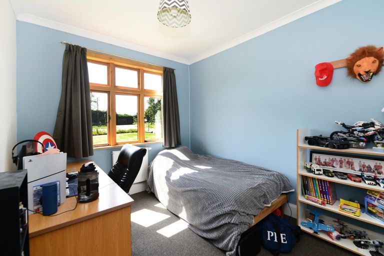 Photo of property in 19 Mount John Road, Waimate, 7977