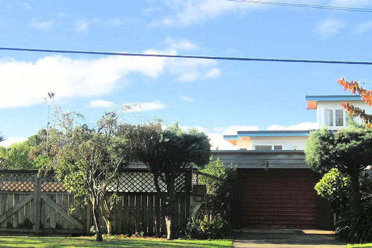 Photo of property in 28 Tutanekai Street, Paraparaumu, 5032