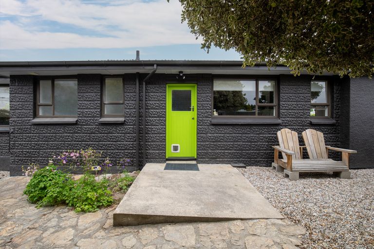 Photo of property in 2 Royal Terrace, Alexandra, 9320