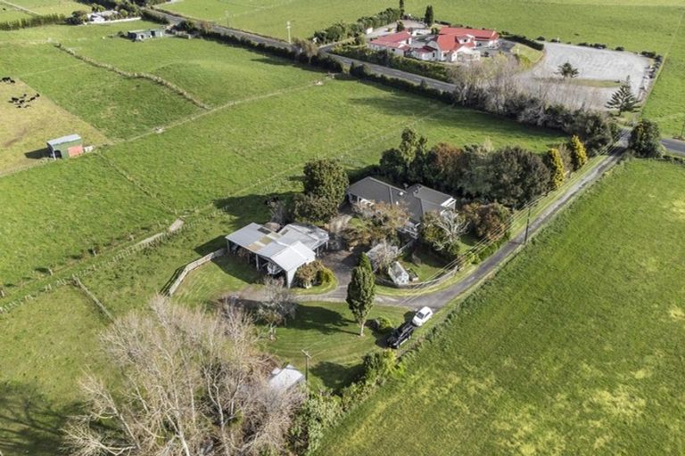 Photo of property in 41 Mountain Road, Sentry Hill, New Plymouth, 4373