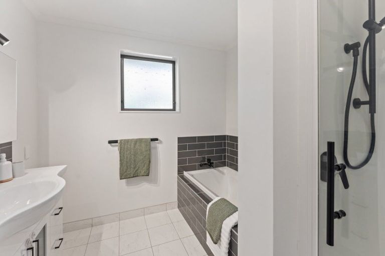 Photo of property in 3 Renata Road, Otaki, 5512