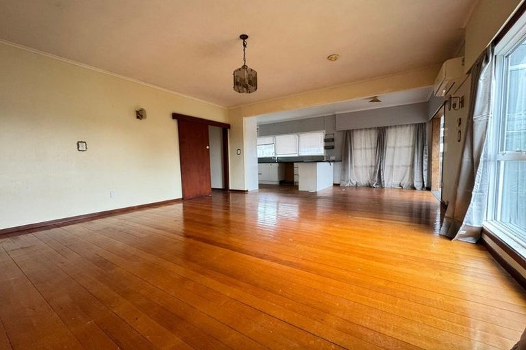 Photo of property in 9 Spargo Road, Massey, Auckland, 0614