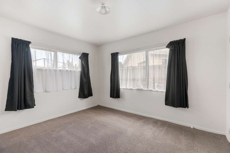 Photo of property in 399b Roscommon Road, Clendon Park, Auckland, 2103