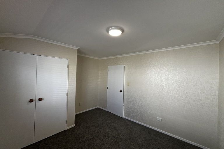 Photo of property in 2/219 Mangorei Road, Merrilands, New Plymouth, 4312