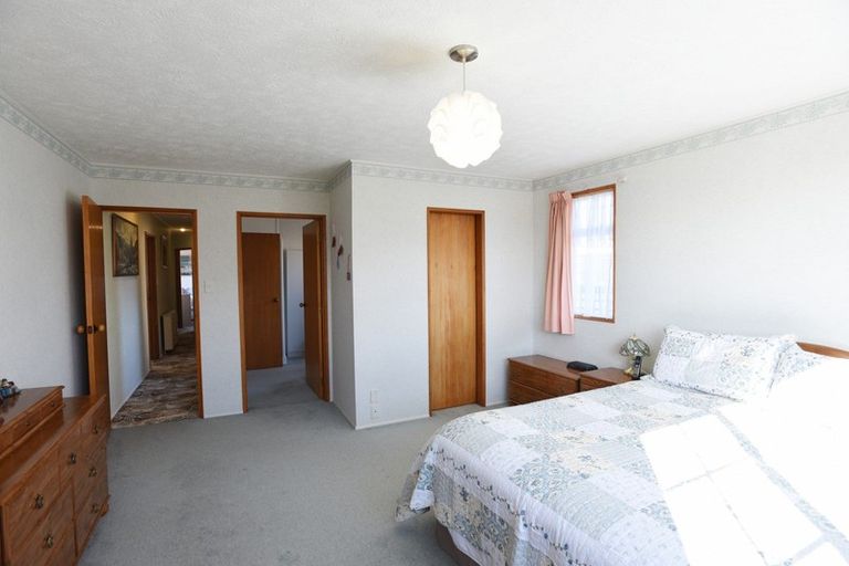 Photo of property in 11 Calder Place, Winton, 9720