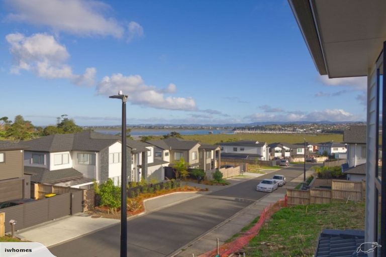 Photo of property in 23 Vazey Way, Hobsonville, Auckland, 0618