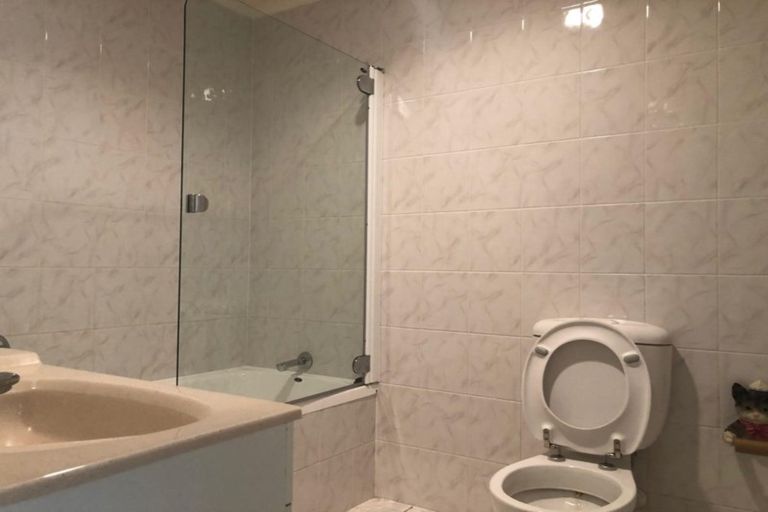 Photo of property in 55 Penguin Drive, Murrays Bay, Auckland, 0630