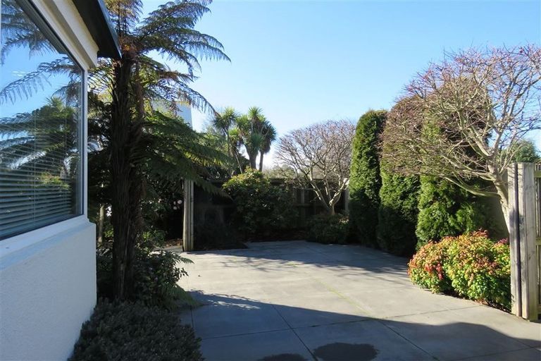 Photo of property in 95 Clyde Road, Ilam, Christchurch, 8041
