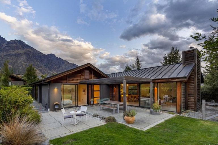 Photo of property in 6 Reading Court, Jacks Point, Queenstown, 9371