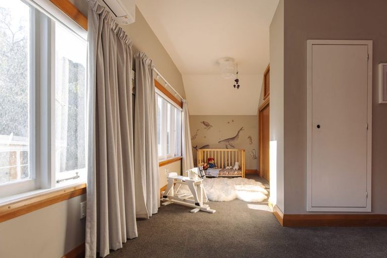 Photo of property in 2 Selwyn Road, Lyttelton, 8082