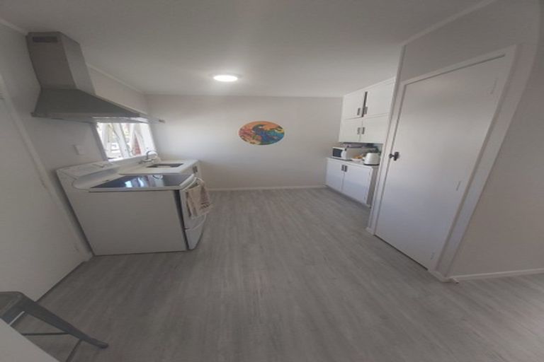 Photo of property in 2/766 Beach Road, Browns Bay, Auckland, 0630