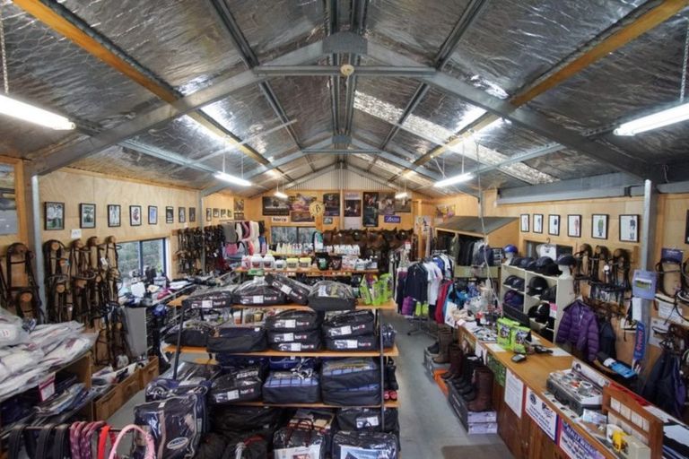 Photo of property in 422 Gillespies Line, Kairanga, Palmerston North, 4475