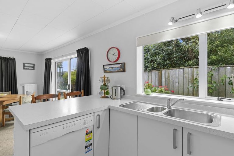 Photo of property in 52 Pine Avenue, Ebdentown, Upper Hutt, 5018