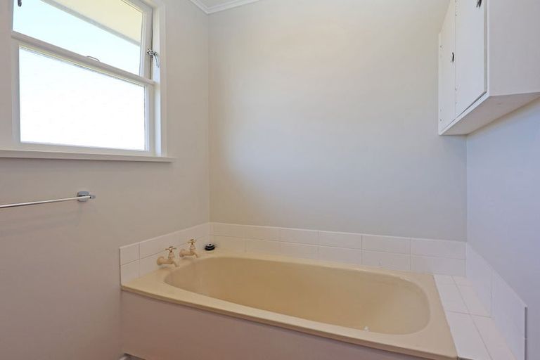 Photo of property in 43 Tamar Street, South Hill, Oamaru, 9400