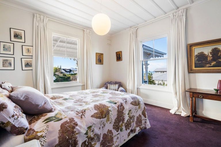 Photo of property in 15 Colenso Avenue, Hospital Hill, Napier, 4110