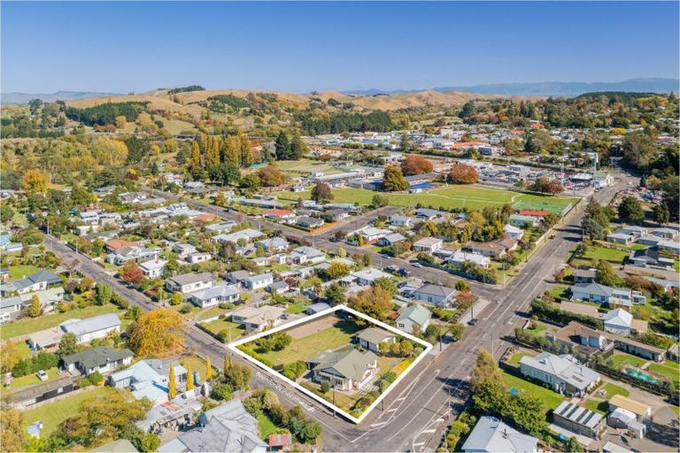 Photo of property in 29 Victoria Street, Waipawa, 4210