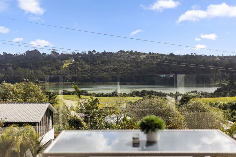 Photo of property in 146 Kittiwake Drive, Schnapper Rock, Auckland, 0632