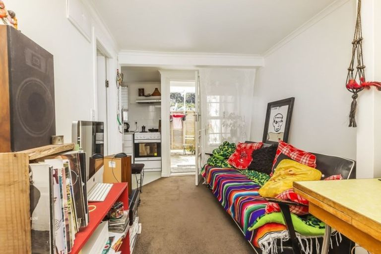 Photo of property in 11 Owen Street, Newtown, Wellington, 6021