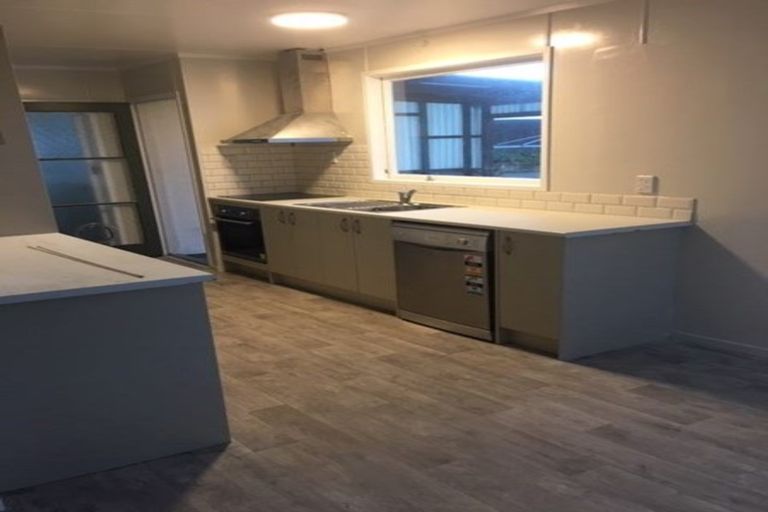 Photo of property in 8 Thackeray Place, Owhata, Rotorua, 3010