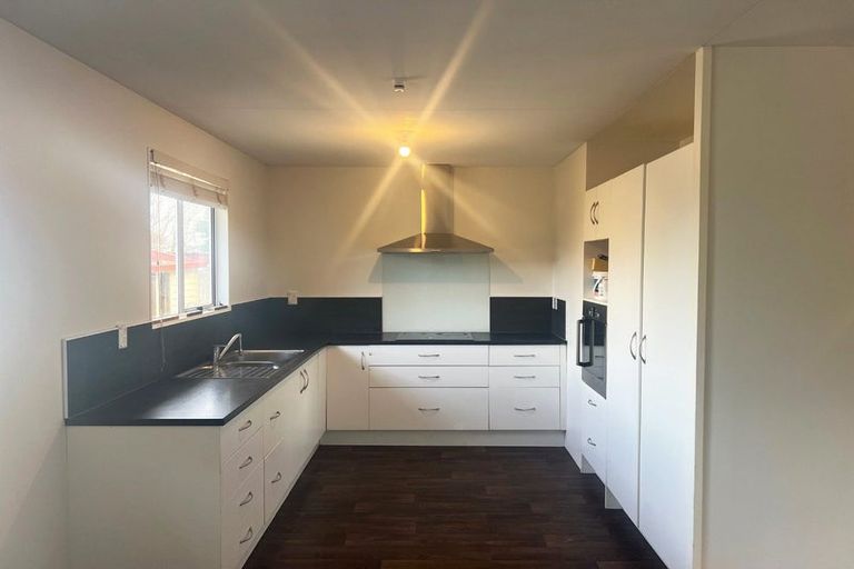 Photo of property in 12 Volta Place, Clendon Park, Auckland, 2103