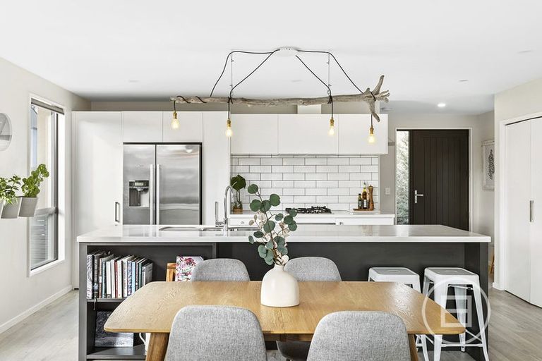 Photo of property in 16 Soudley Court, Jacks Point, Queenstown, 9371