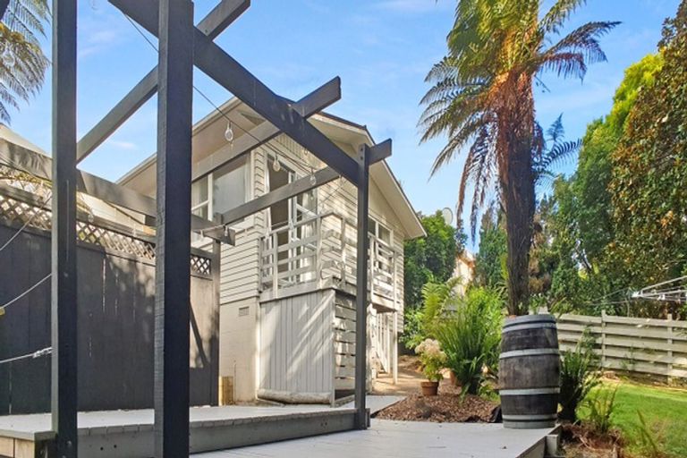 Photo of property in 50 Rehia Road, Massey, Auckland, 0614