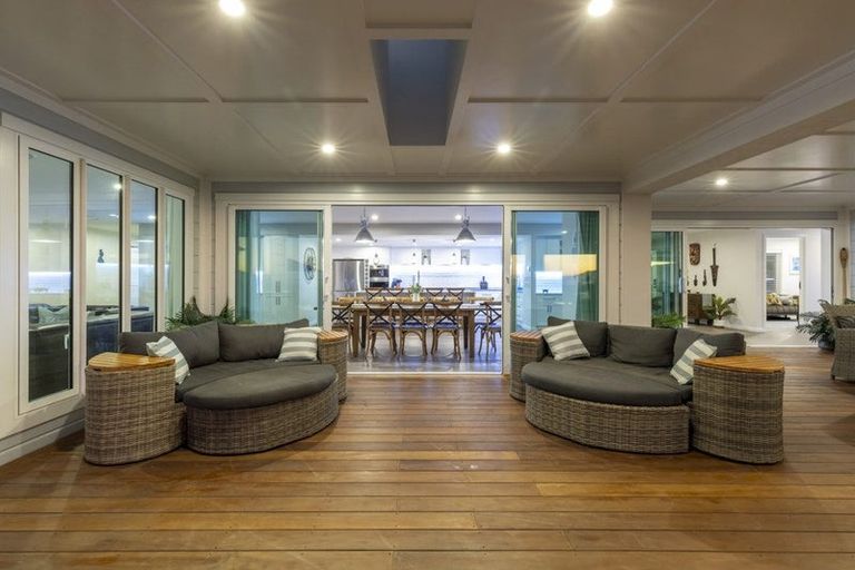 Photo of property in 87 Rutherford Drive, Waikanae Beach, Waikanae, 5036