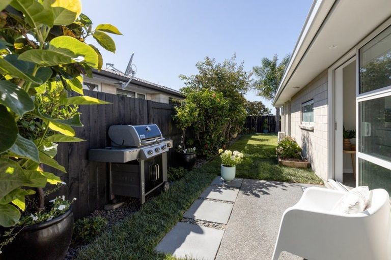 Photo of property in 12 Kokihi Close, Papamoa Beach, Papamoa, 3118