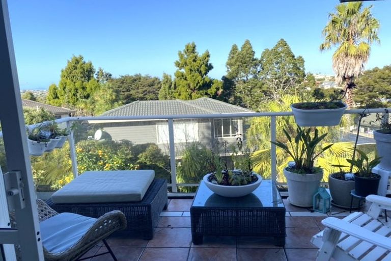 Photo of property in 39 Emlyn Place, Torbay, Auckland, 0630
