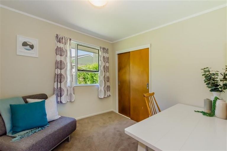 Photo of property in 2a Stuart Street, Waikanae, 5036